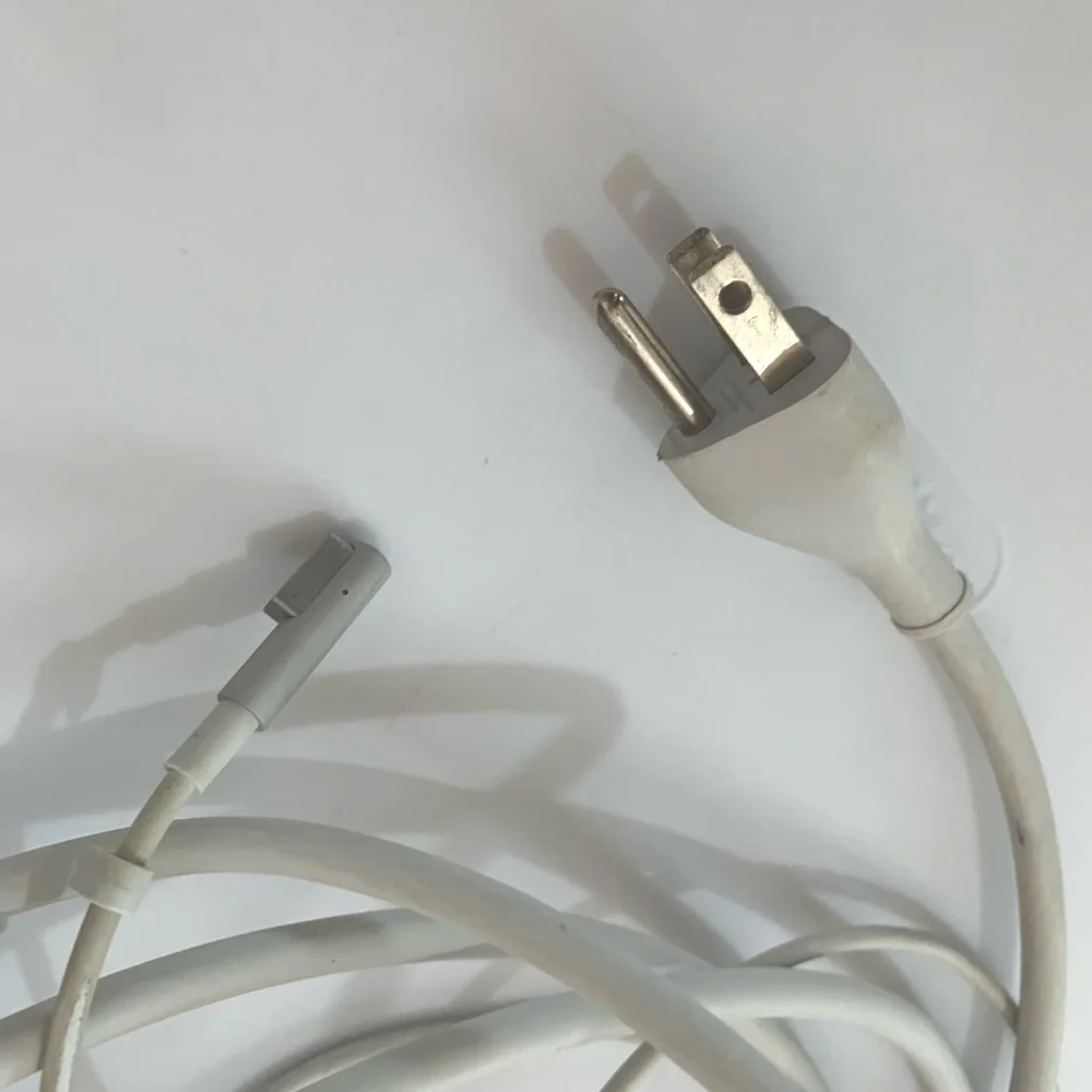 60W magsafe power adapter